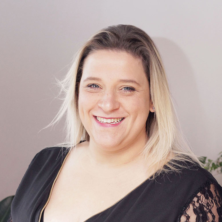Emilie DOLINO Soft paris VDI sextoys lingerie cosmétique Isère recrutement vdi